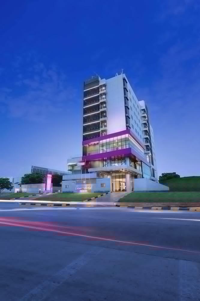 Quest Prime Cikarang By Aston Hotel Bekasi Exterior photo