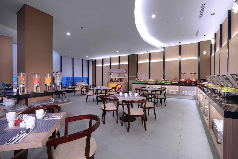 Quest Prime Cikarang By Aston Hotel Bekasi Exterior photo