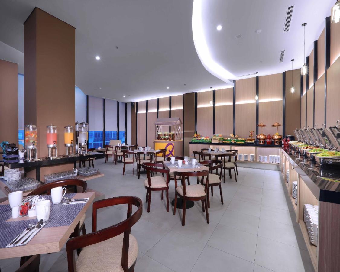 Quest Prime Cikarang By Aston Hotel Bekasi Exterior photo