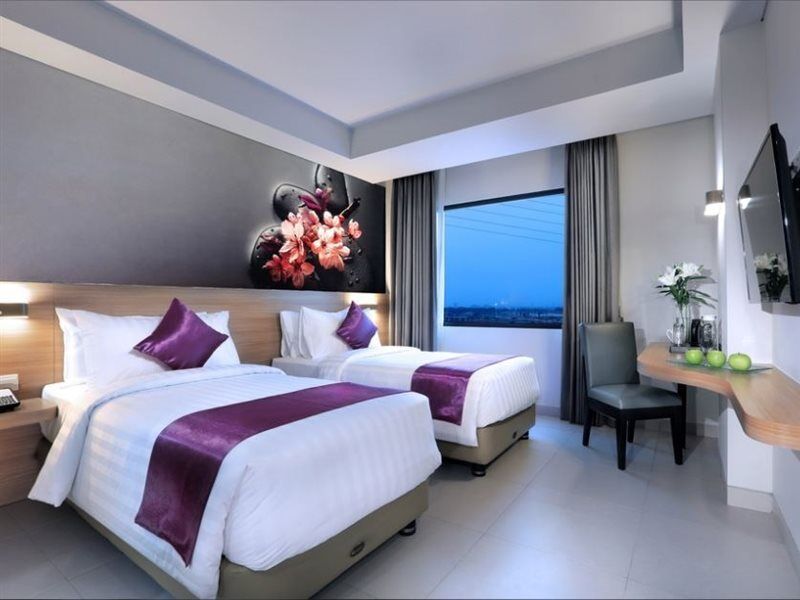 Quest Prime Cikarang By Aston Hotel Bekasi Exterior photo